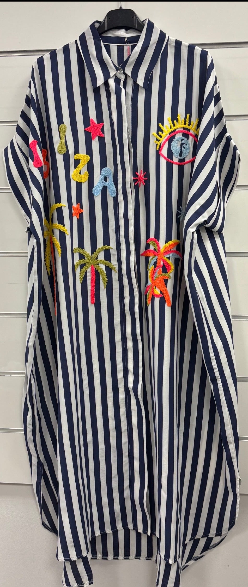 Robe chemise longue à broderies