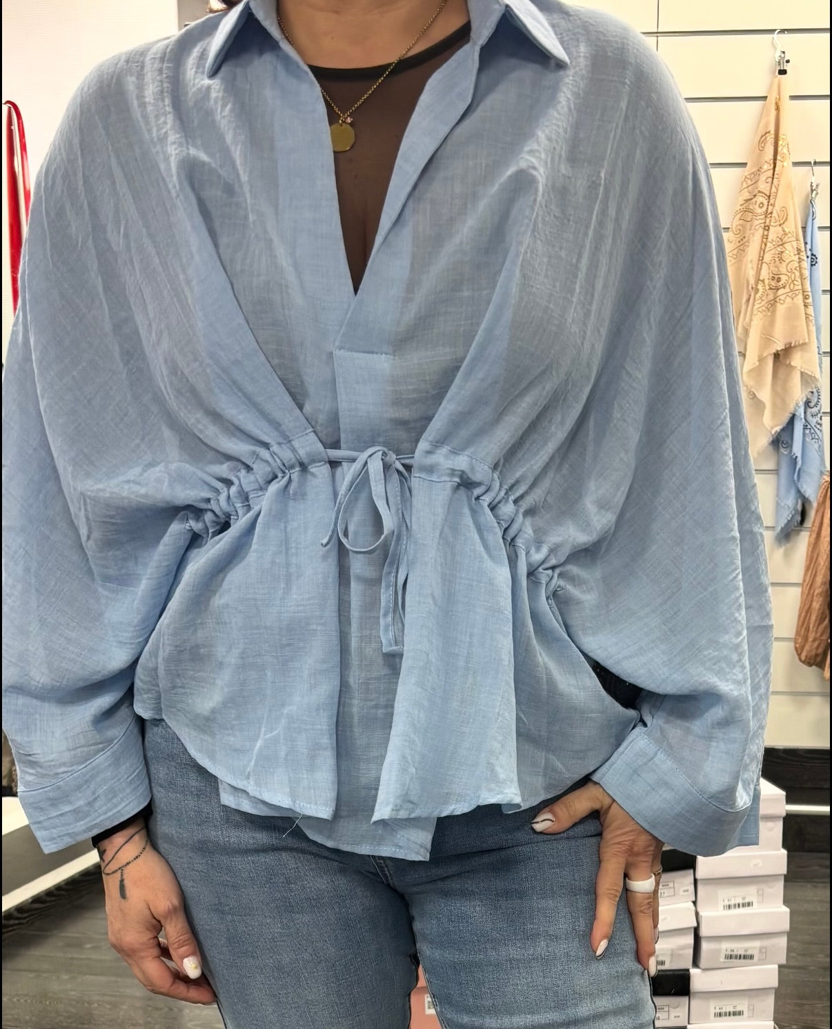 Chemise à manches longues cintré avec lien devant