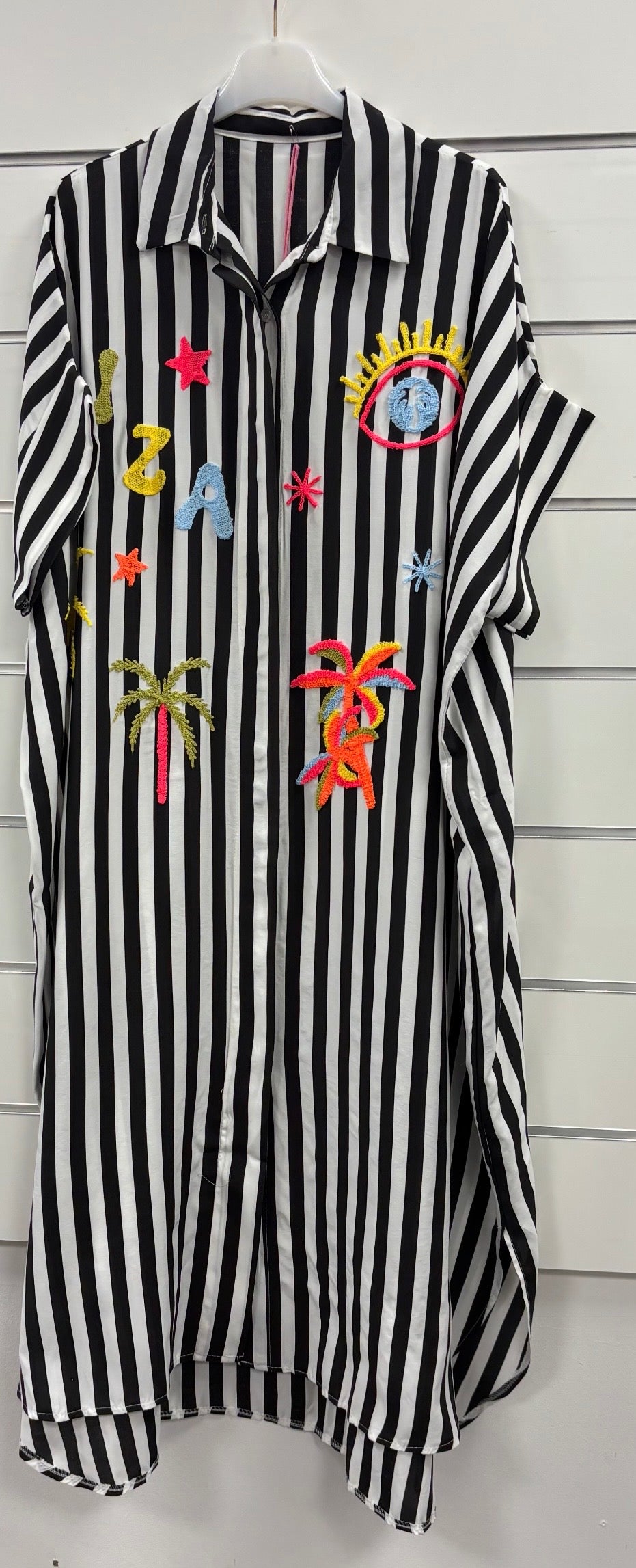 Robe chemise longue à broderies